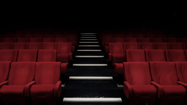 Crvena sjedala u kinu